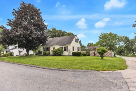 20 Holly Drive Nashua NH 03063
