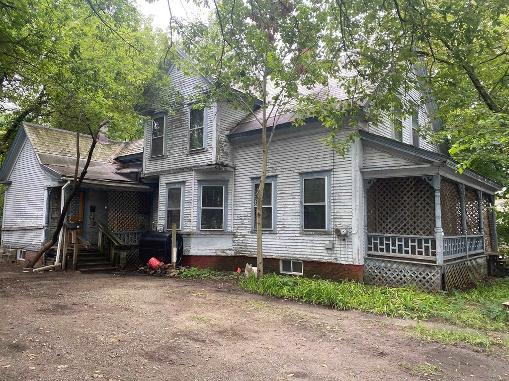134 North Street Claremont NH 03743