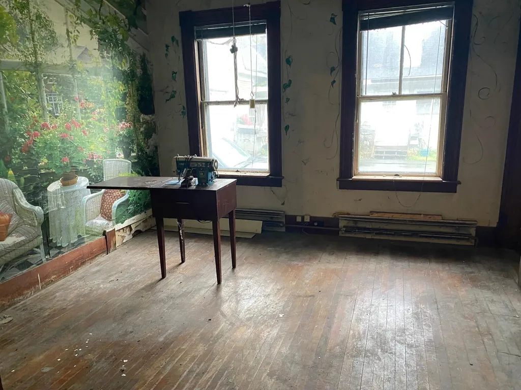 134 North Street Claremont NH 03743