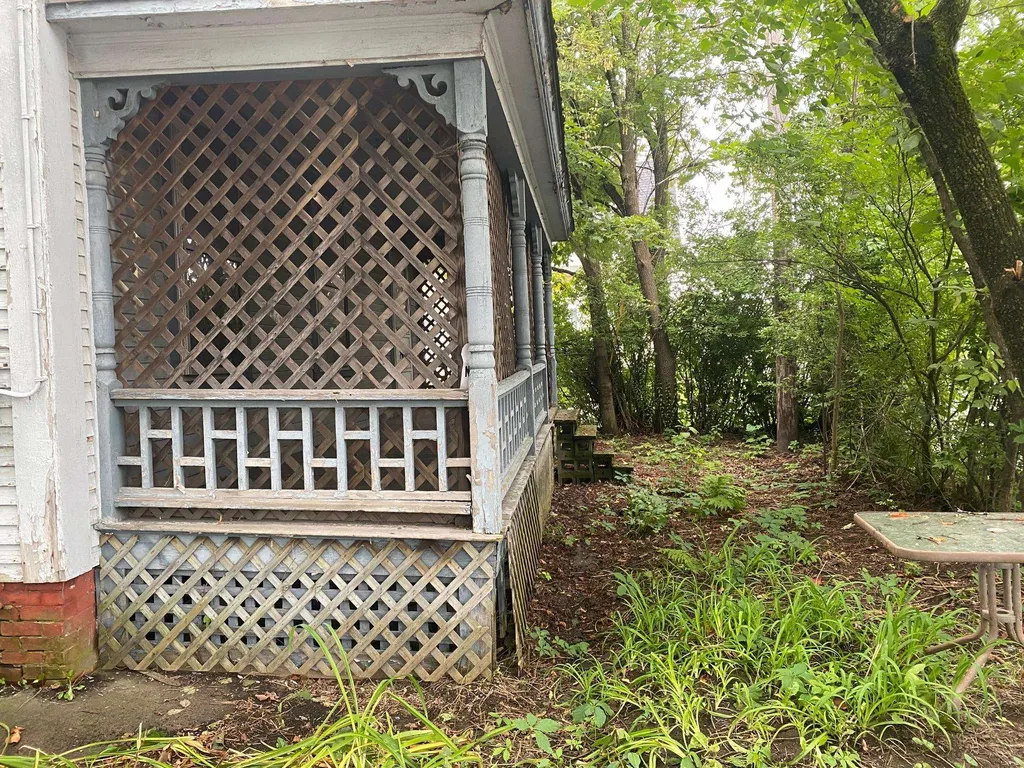 134 North Street Claremont NH 03743