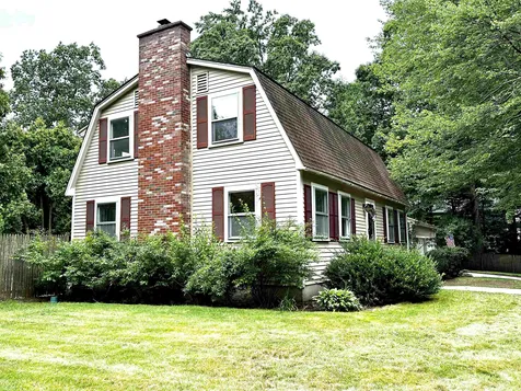 52 Tinker Road Nashua NH 03064