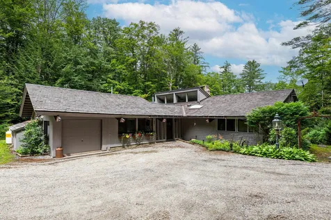 221 Glen Road Peru VT 05152
