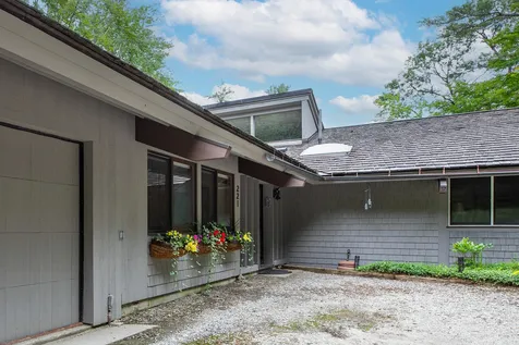 221 Glen Road Peru VT 05152