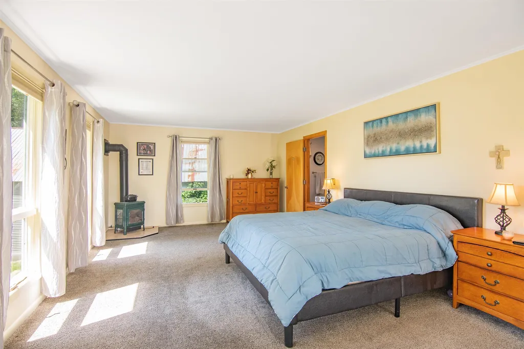 1570 Pelots Point Road North Hero VT 05474