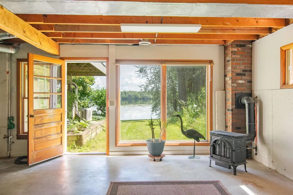 1570 Pelots Point Road North Hero VT 05474
