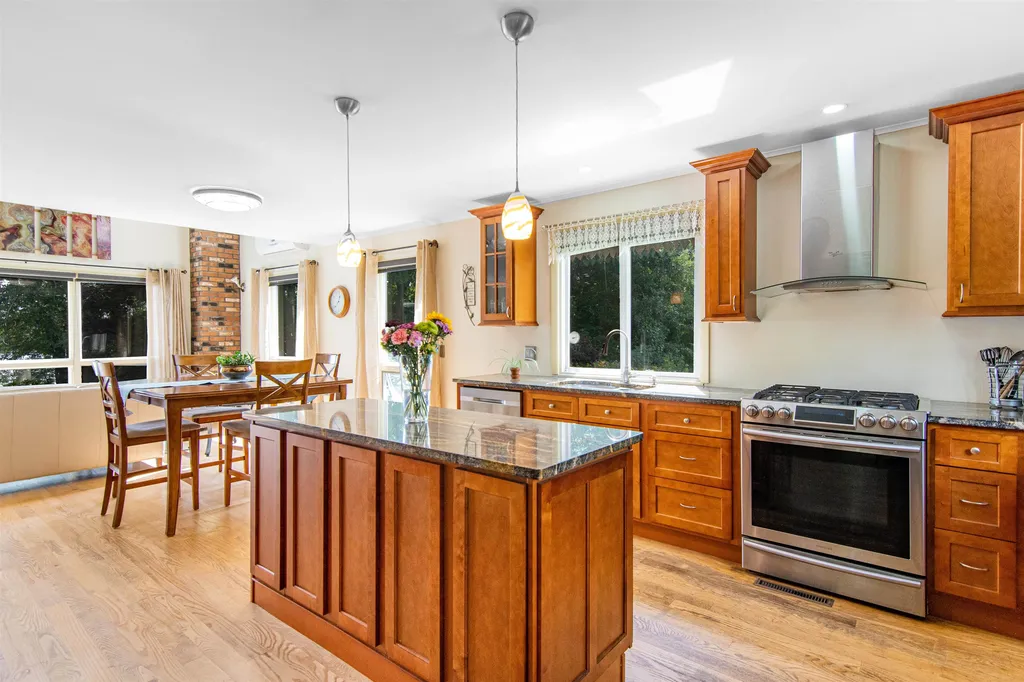 1570 Pelots Point Road North Hero VT 05474