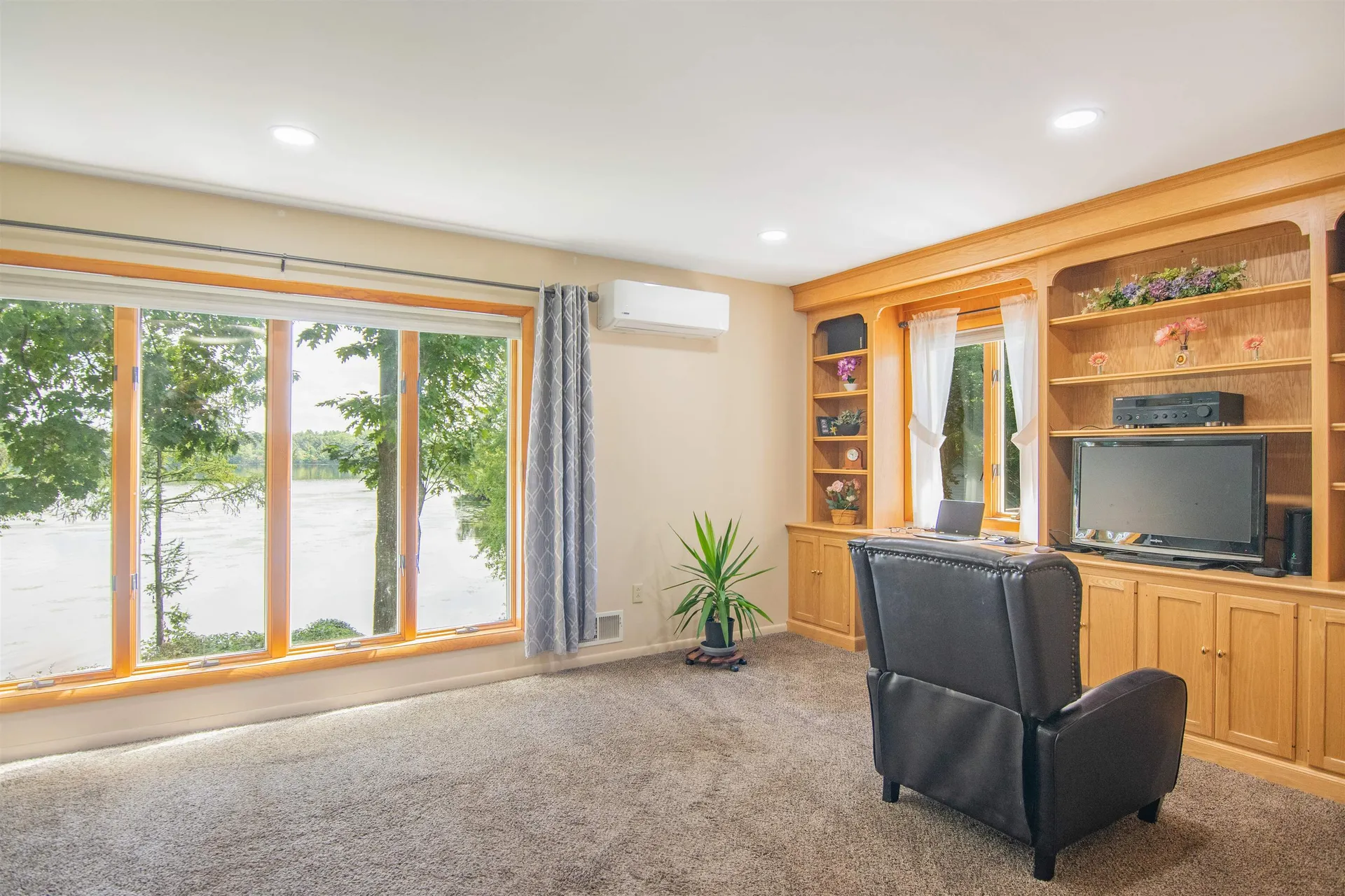 1570 Pelots Point Road North Hero VT 05474