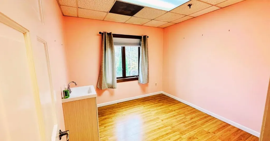 3 Sanborn Road Londonderry NH 03053