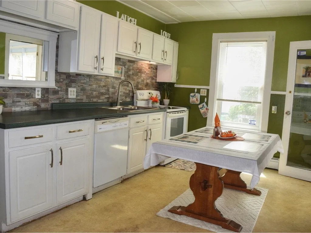 27 North Elm Street St. Albans City VT 05478