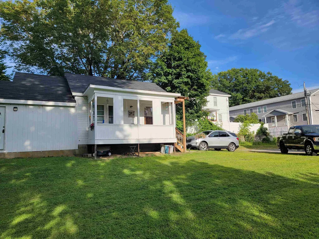 14 Dyer Street Laconia NH 03246