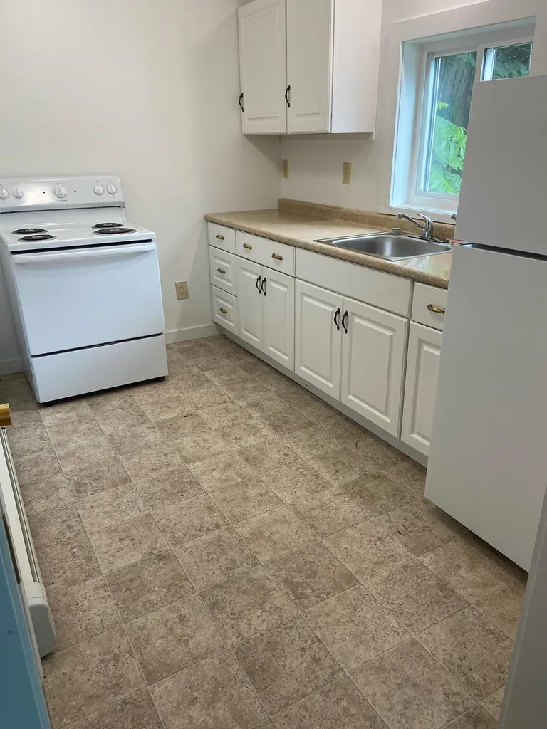 14 Dyer Street Laconia NH 03246