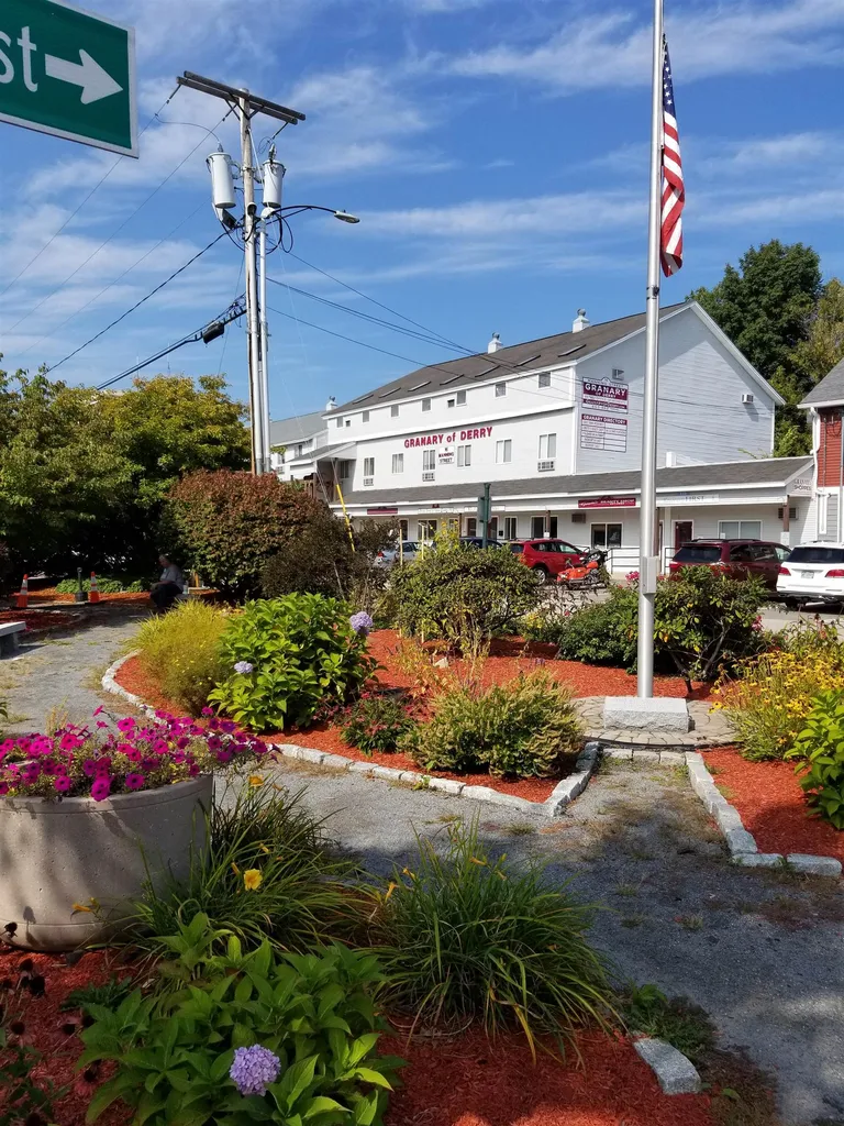 16 Manning Street Derry NH 03038