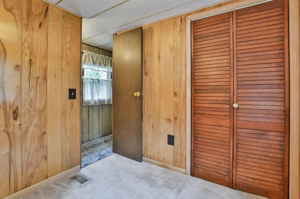 15 Greatstone Drive Nashua NH 03063