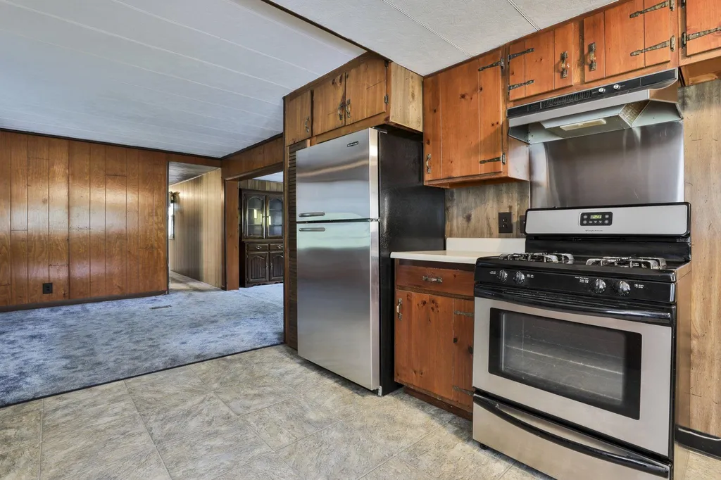 15 Greatstone Drive Nashua NH 03063