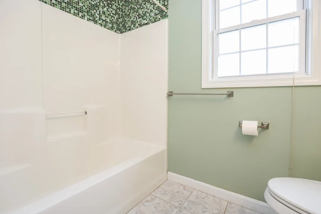 28 Majestic Avenue Nashua NH 03063