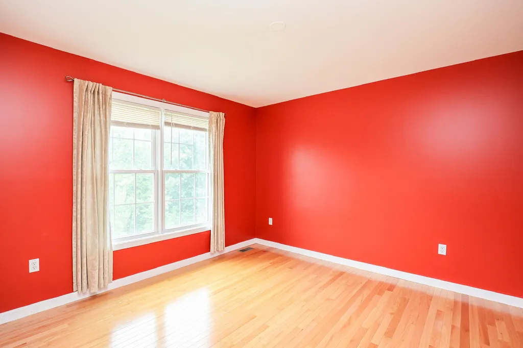 28 Majestic Avenue Nashua NH 03063