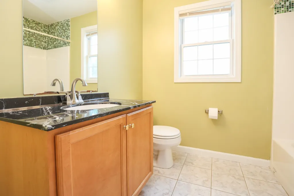 28 Majestic Avenue Nashua NH 03063