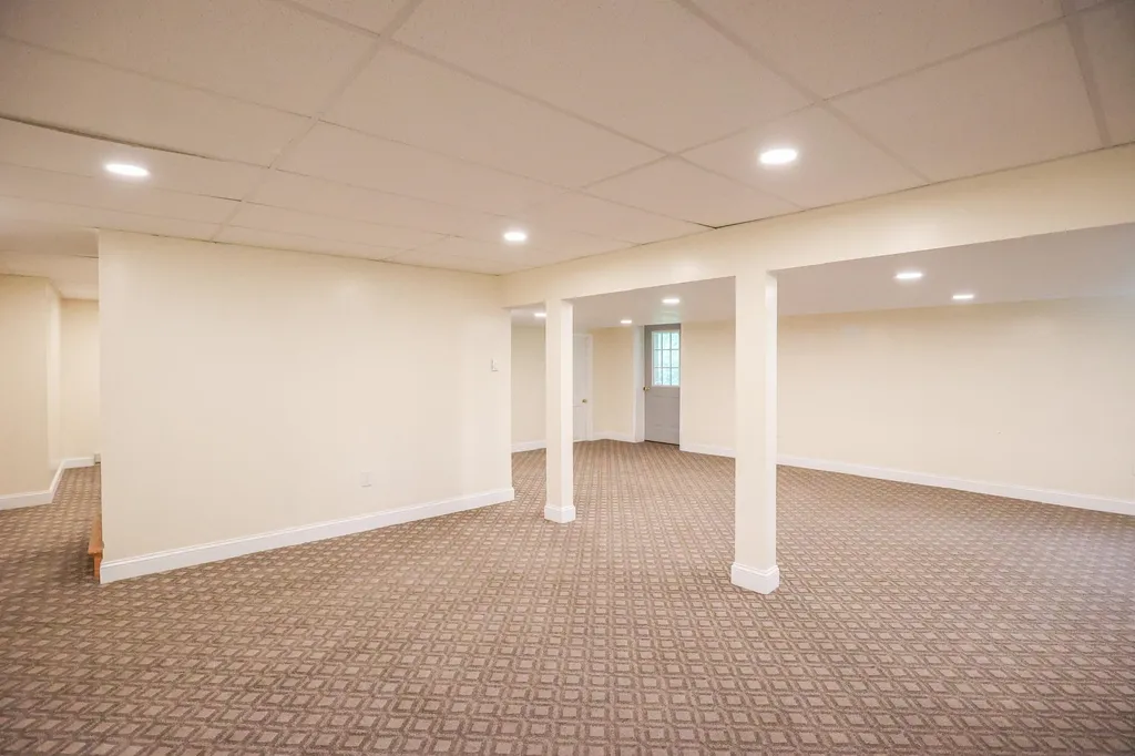 28 Majestic Avenue Nashua NH 03063