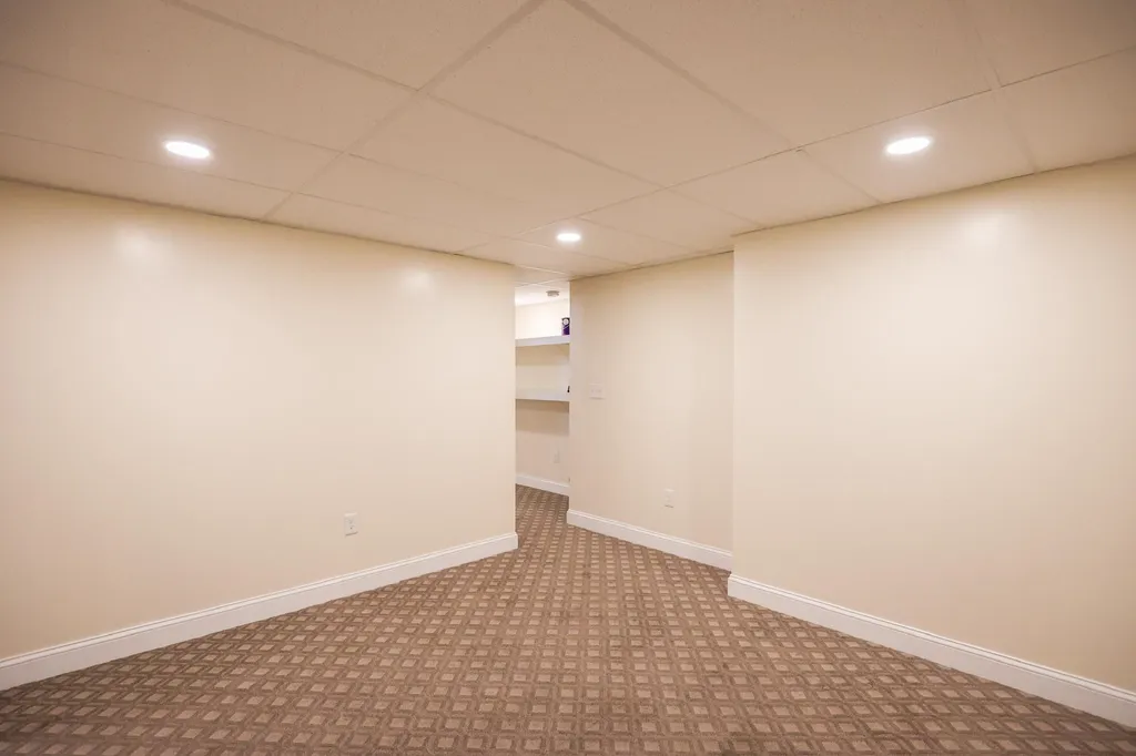 28 Majestic Avenue Nashua NH 03063