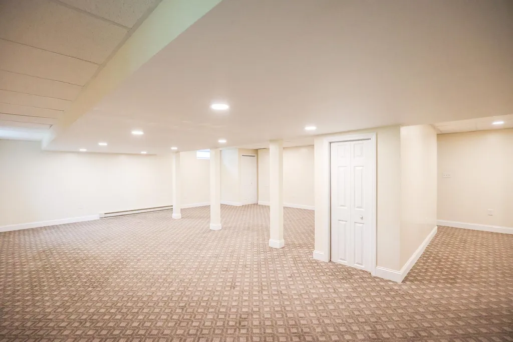 28 Majestic Avenue Nashua NH 03063