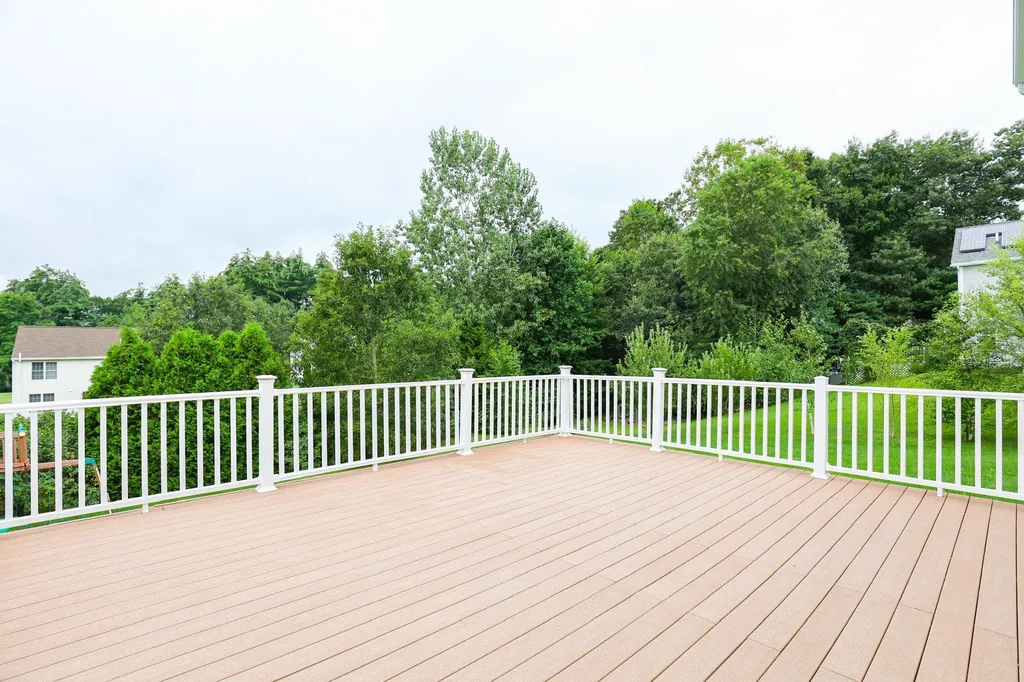28 Majestic Avenue Nashua NH 03063