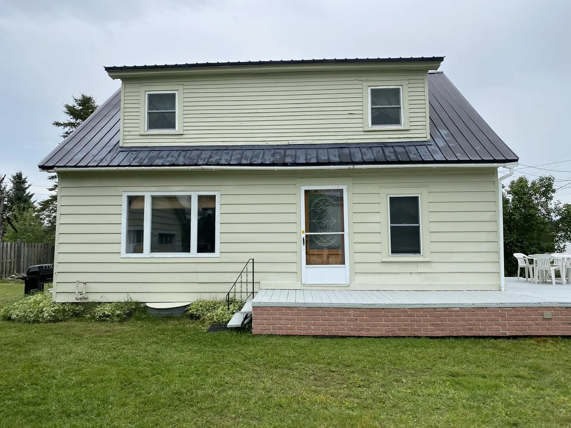 21 Edwards Street Colebrook NH 03576