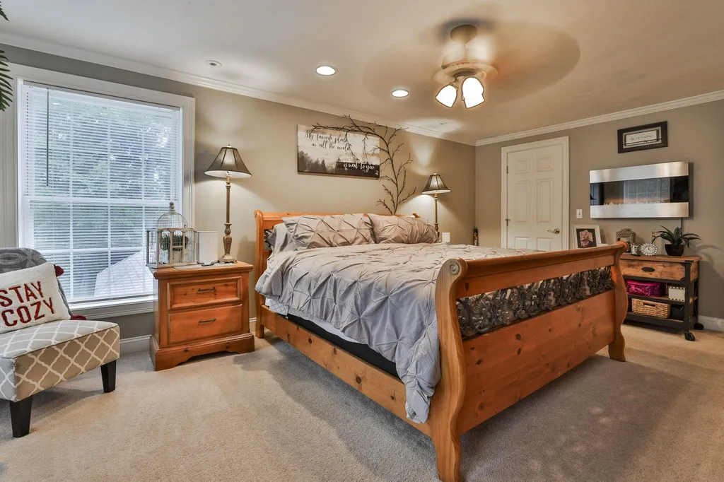 19 Sheas Drive Auburn NH 03032