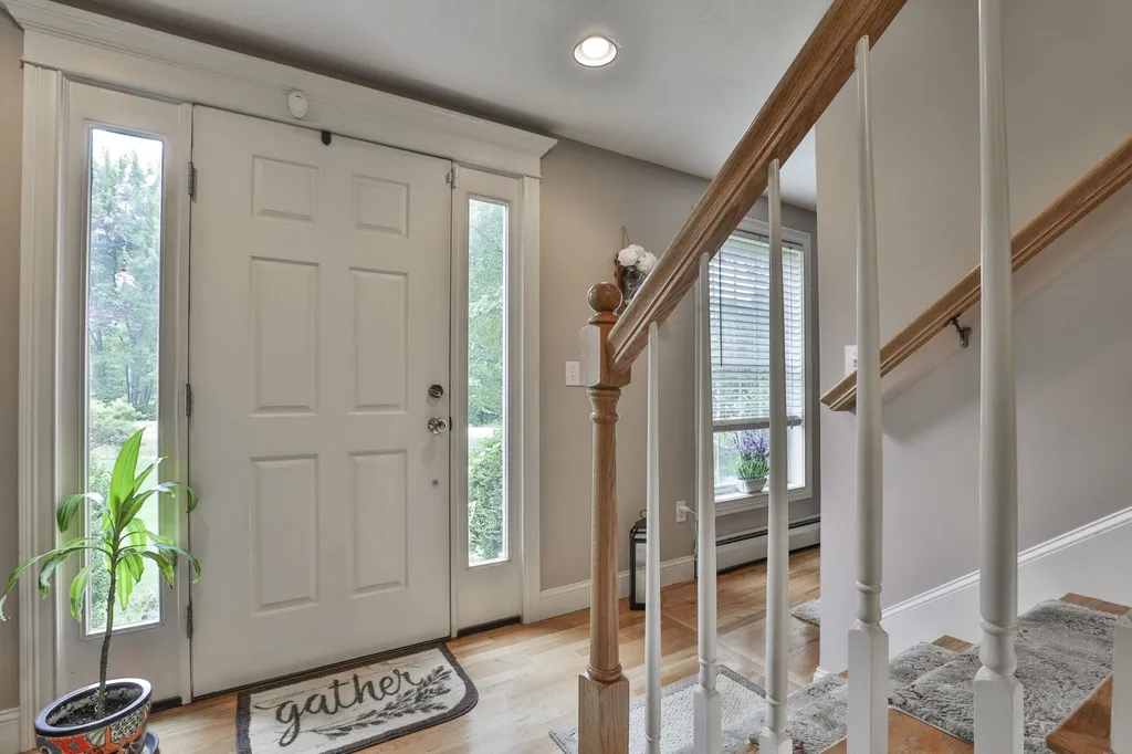 19 Sheas Drive Auburn NH 03032