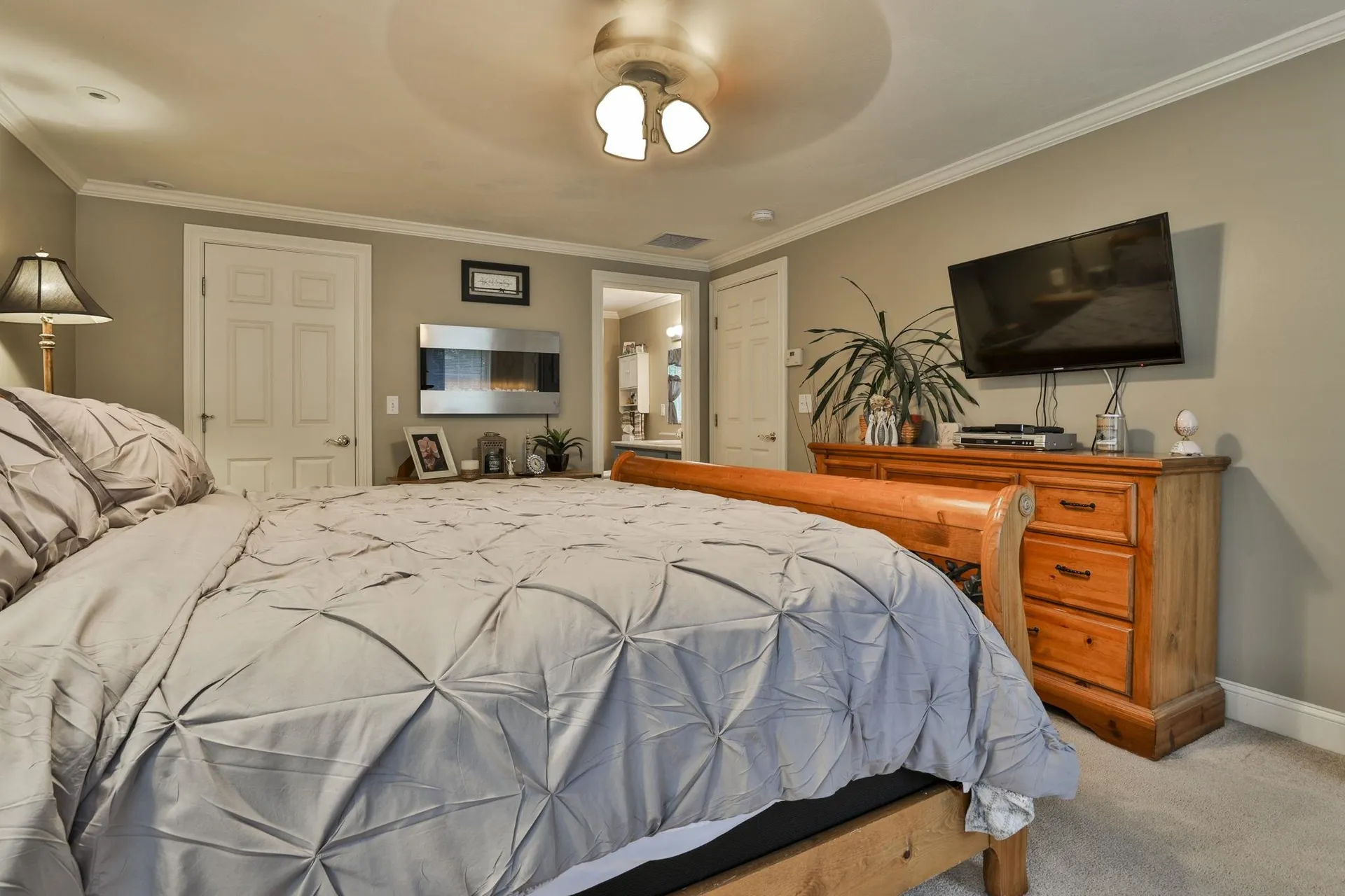 19 Sheas Drive Auburn NH 03032