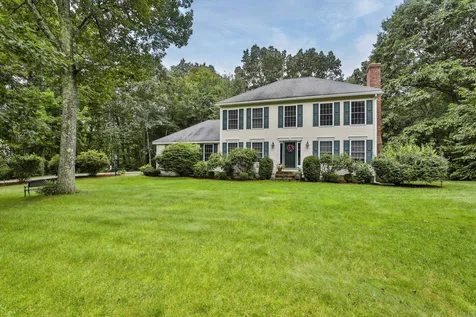 19 Sheas Drive Auburn NH 03032