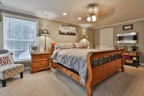 19 Sheas Drive Auburn NH 03032