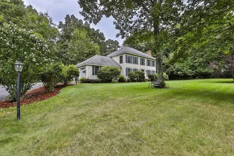 19 Sheas Drive Auburn NH 03032