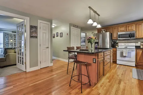 19 Sheas Drive Auburn NH 03032
