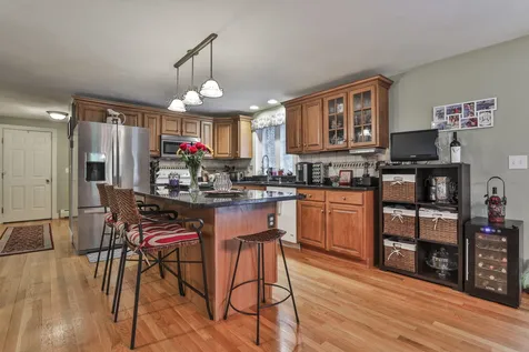 19 Sheas Drive Auburn NH 03032