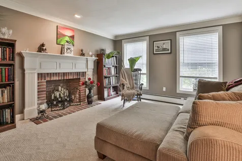 19 Sheas Drive Auburn NH 03032
