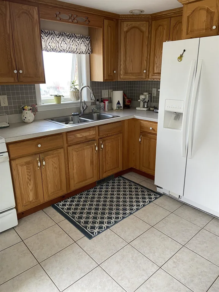 31 Walnut Avenue Hampton NH 03842