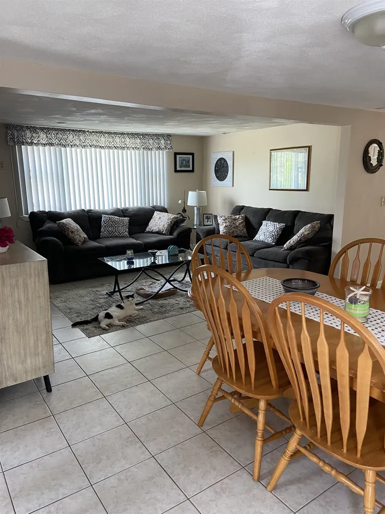 31 Walnut Avenue Hampton NH 03842
