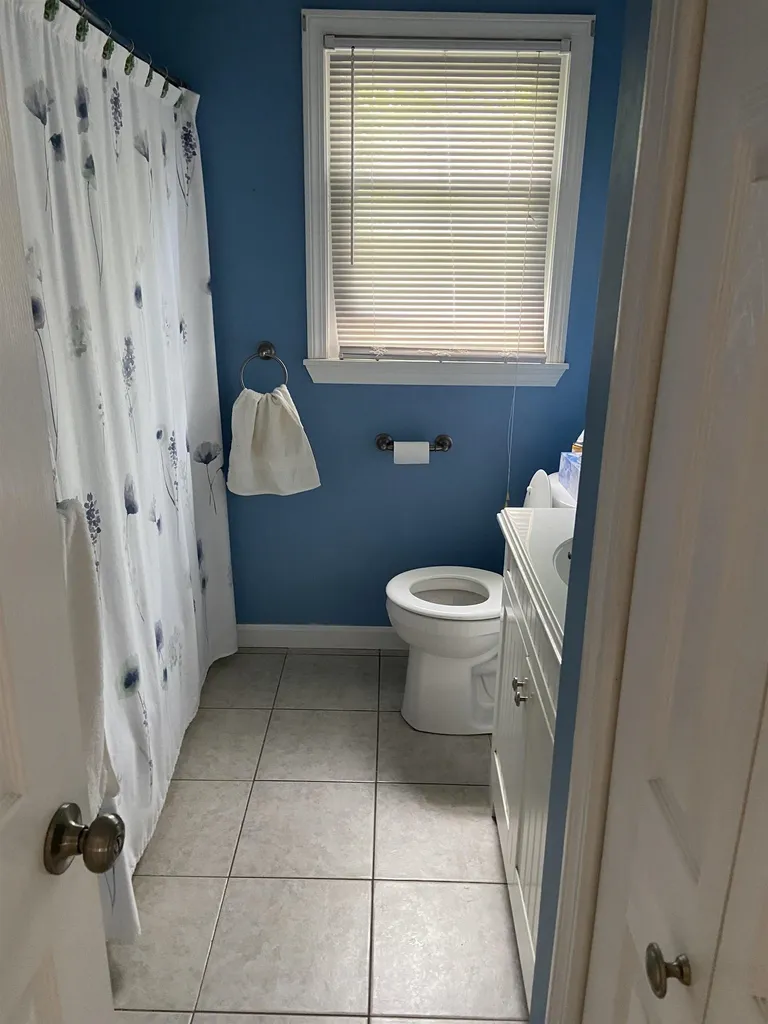31 Walnut Avenue Hampton NH 03842