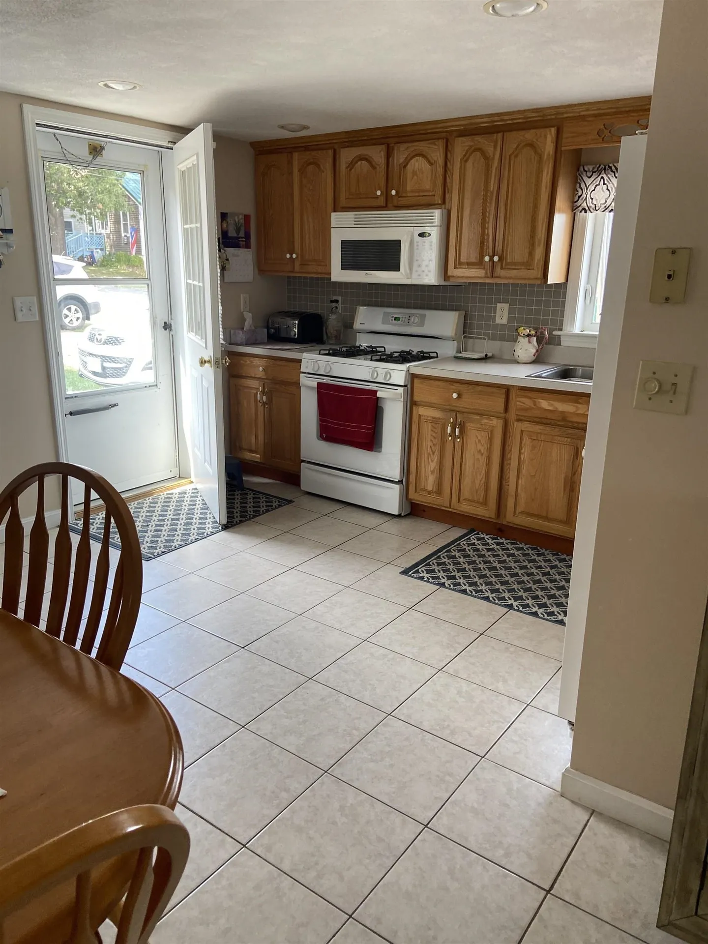31 Walnut Avenue Hampton NH 03842
