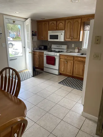 31 Walnut Avenue Hampton NH 03842