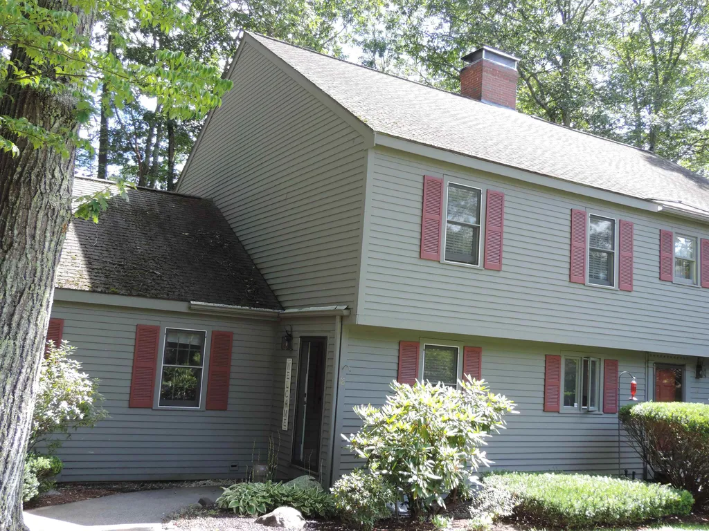 18 Coach Road Exeter NH 03833