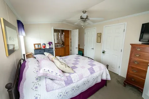 5 Eglin Boulevard Londonderry NH 03053