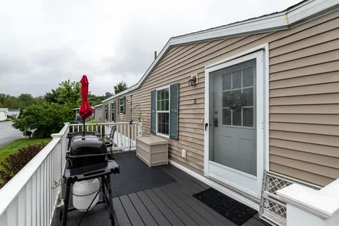 5 Eglin Boulevard Londonderry NH 03053