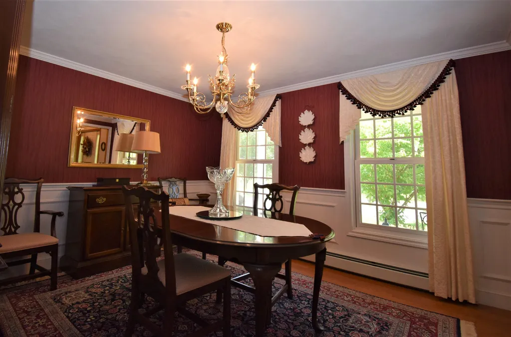 27 Exeter Road Kingston NH 03848