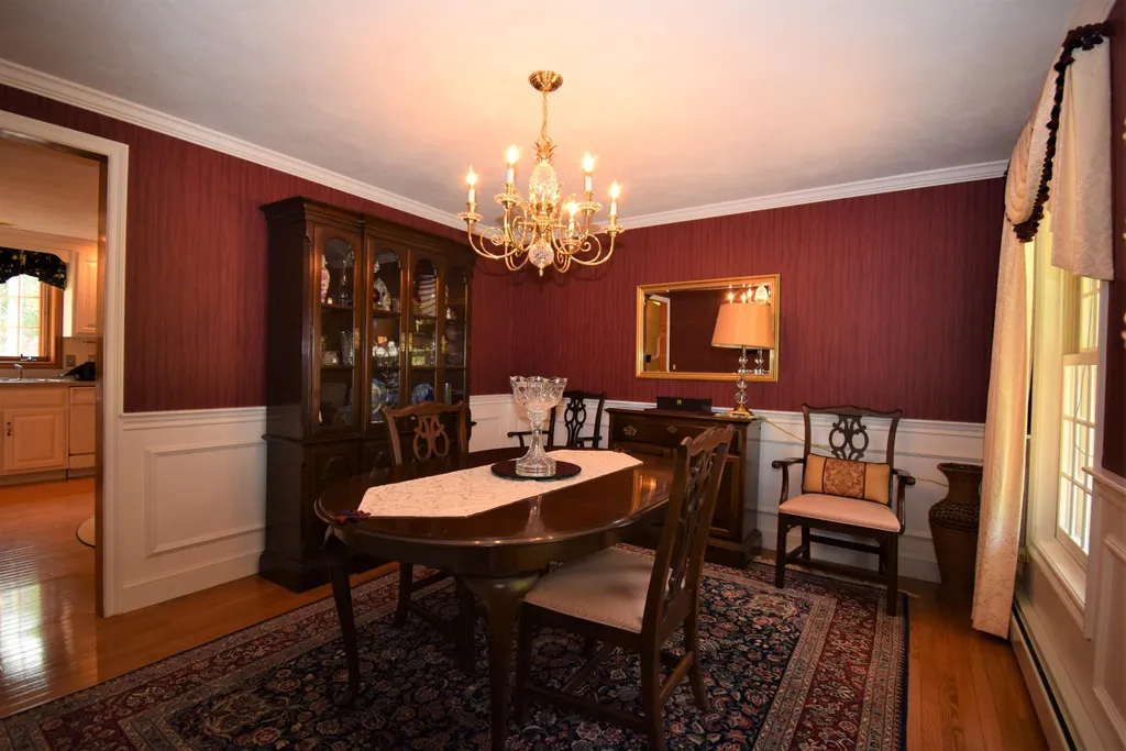 27 Exeter Road Kingston NH 03848