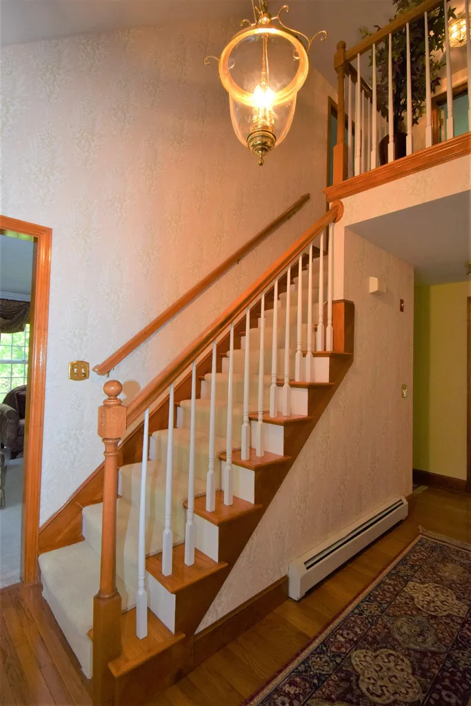 27 Exeter Road Kingston NH 03848