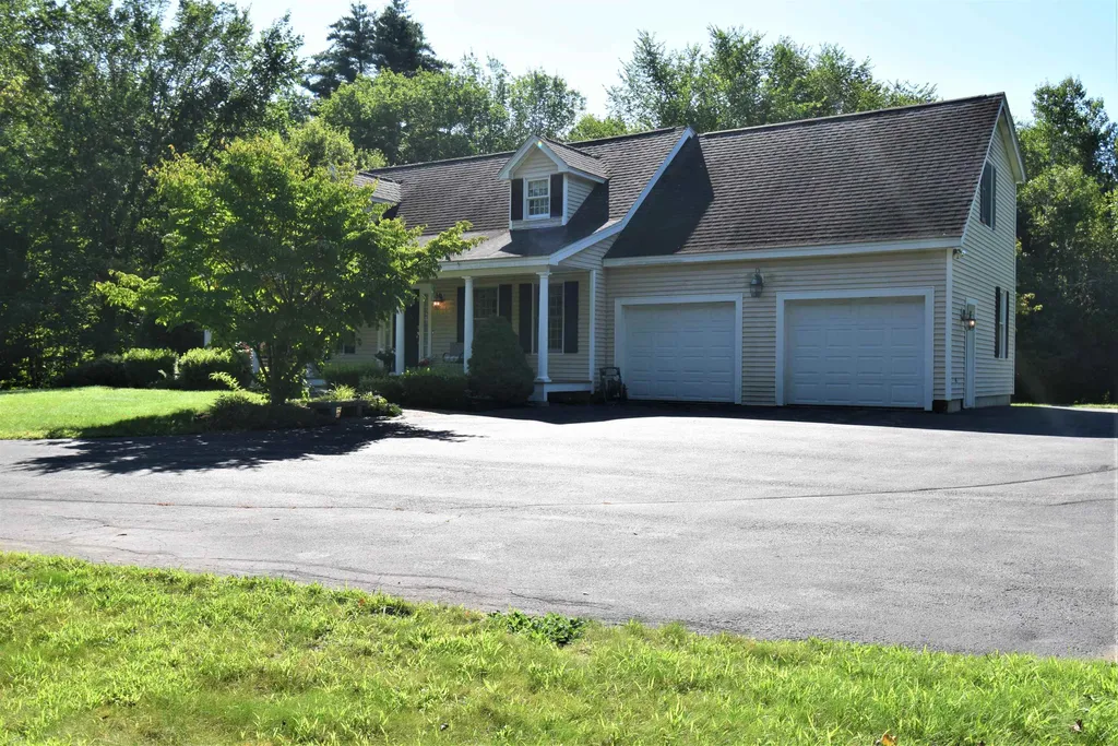 27 Exeter Road Kingston NH 03848