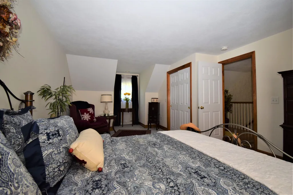 27 Exeter Road Kingston NH 03848