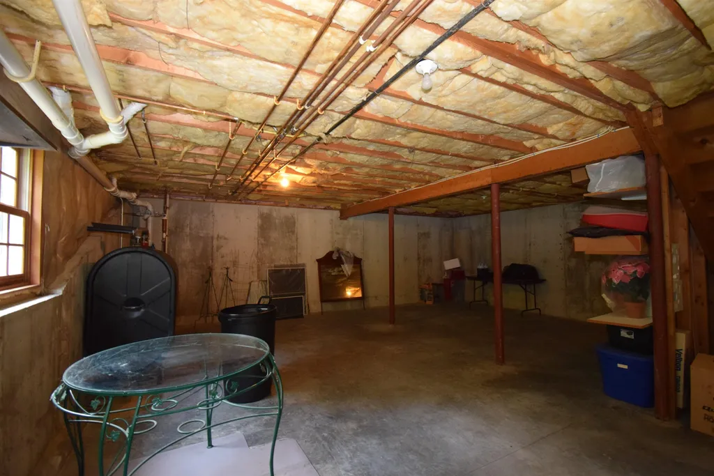 27 Exeter Road Kingston NH 03848