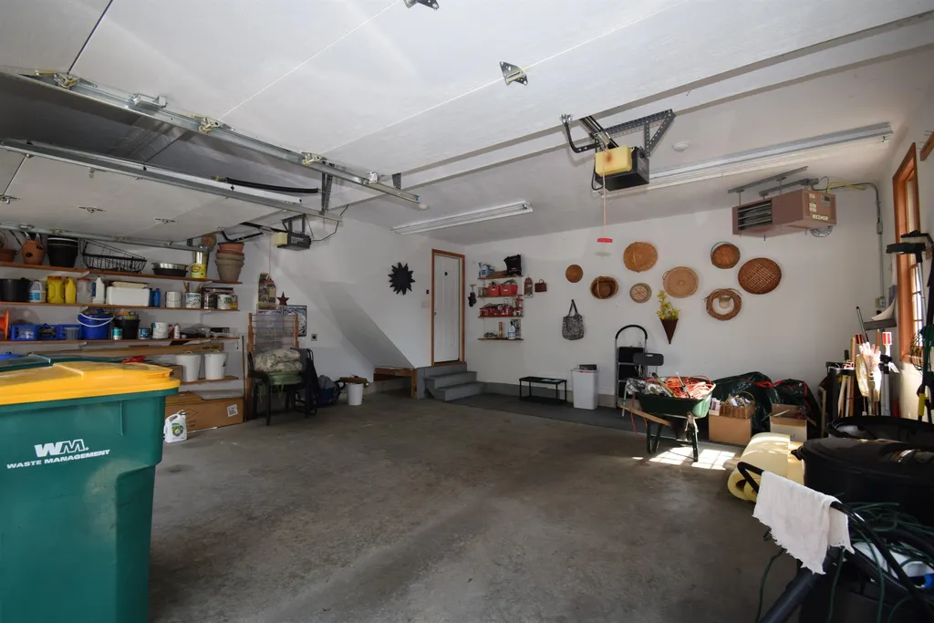 27 Exeter Road Kingston NH 03848